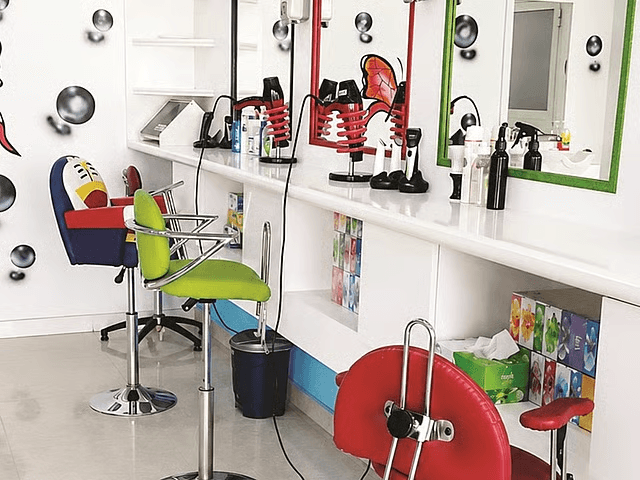 Abu Dhabi Municipality Inspects Children’s Salons to Ensure Hygiene and Safety Standards